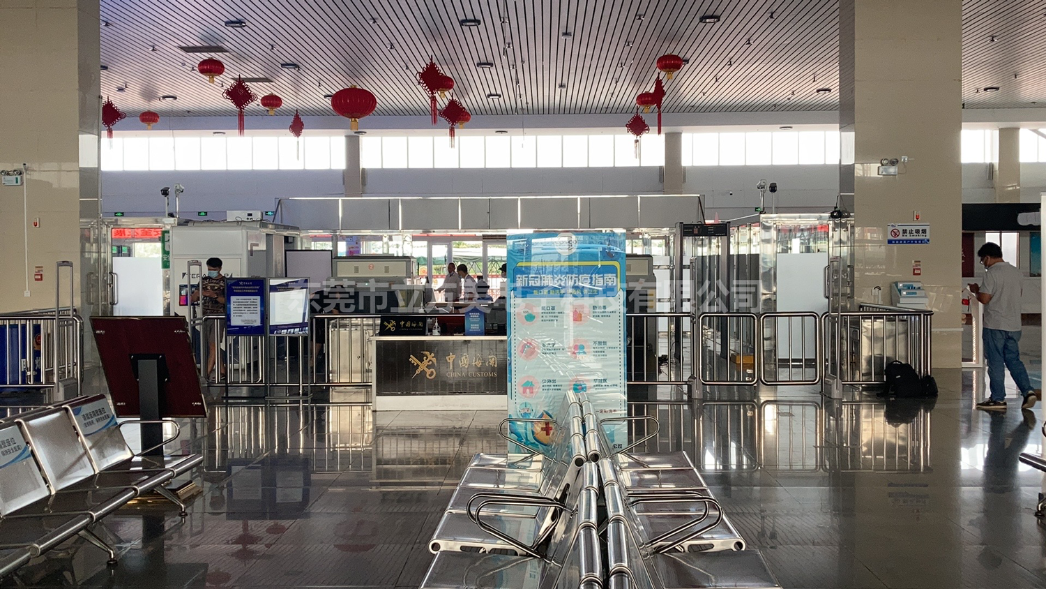 中国海关安装立方美emeno EAS防盗报警器!